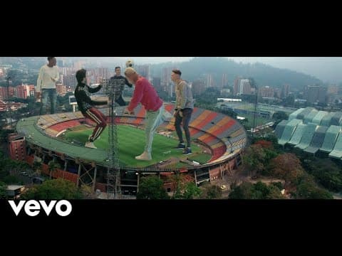  Gianluca Vacchi, Sebastián Yatra - LOVE