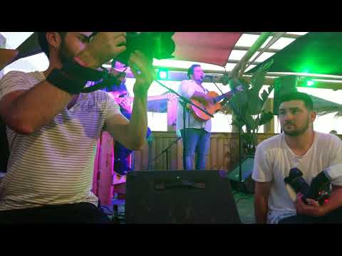 Play video: CONCIERTO - Manzanita