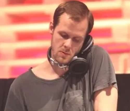 Adam Beyer en un set de techno de máxima energía; fundador de Drumcode y artista de Elrow Town Marbella 2025.