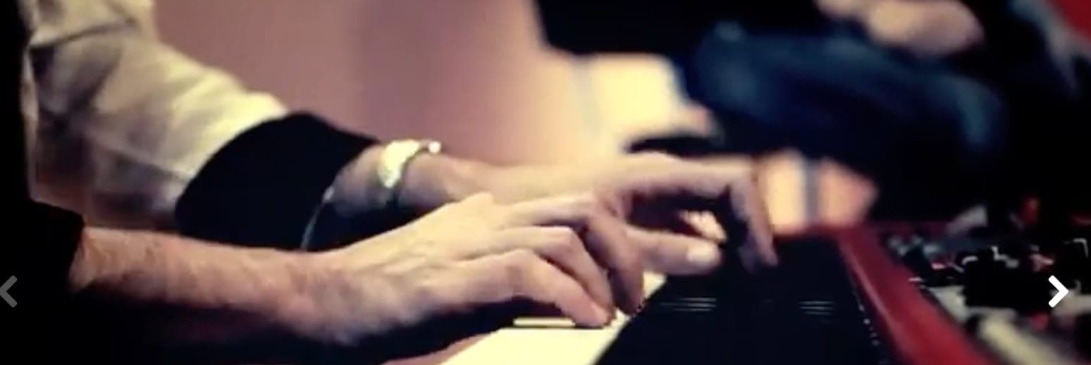 🎹 Mike Martin ✨ Imagen de Galería 3