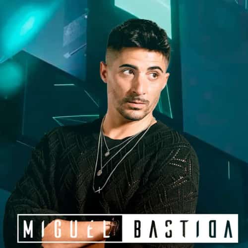 Miguel Bastida en cabina, percusión tribal y bajos potentes