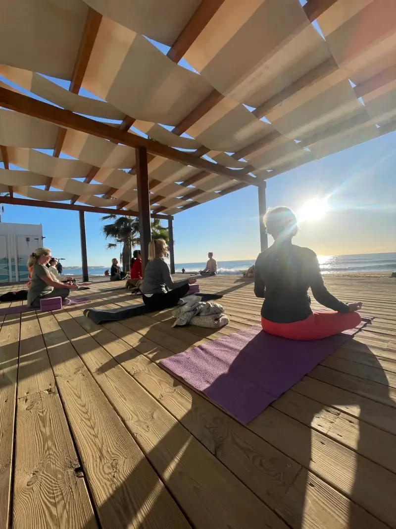 Om Ana Yoga Imagen de Portada