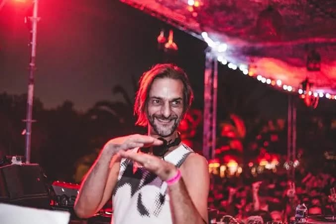 RICARDO VILLALOBOS Imagen de Portada