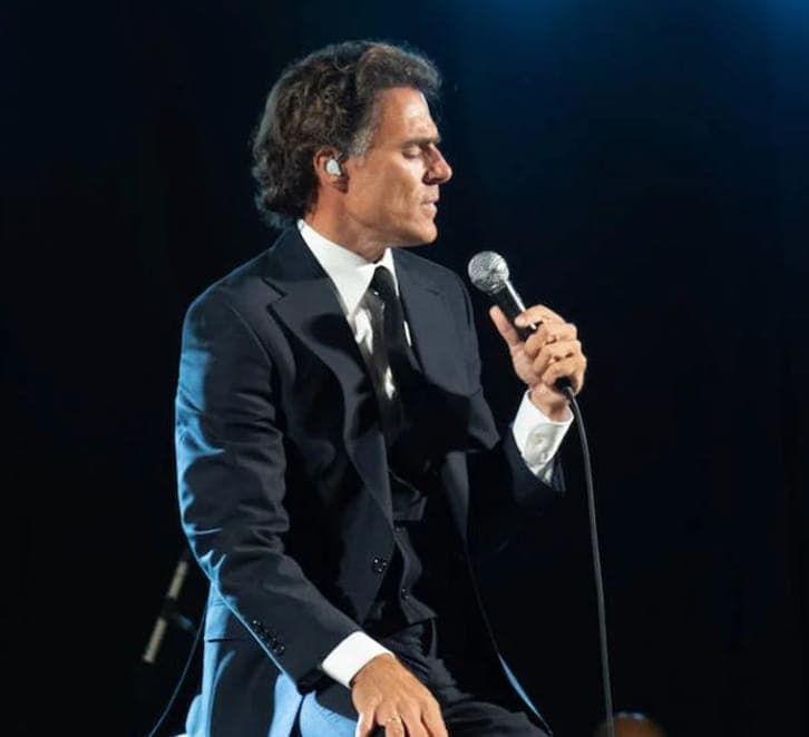 Diego Ramos — Tributo a Julio Iglesias Gallery Image 2