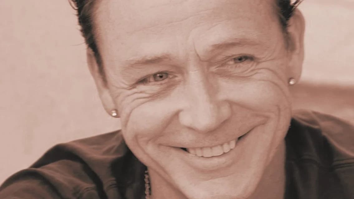 Thomas Helmig actuando en vivo