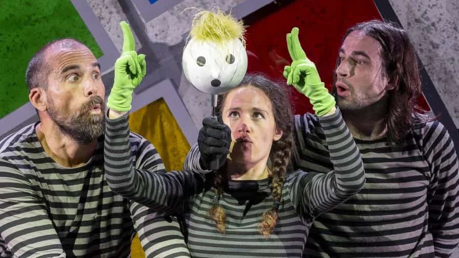 Espectáculo infantil Dadá en Málaga 2026 con títeres, objetos y clown inspirado en Miró, Kusama y Koons