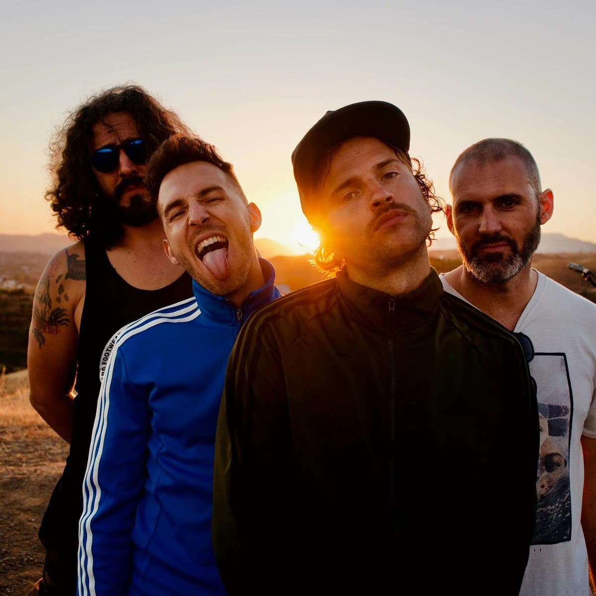 Chili Pepes actuando en vivo tributo a Red Hot Chili Peppers en Estepona 2026