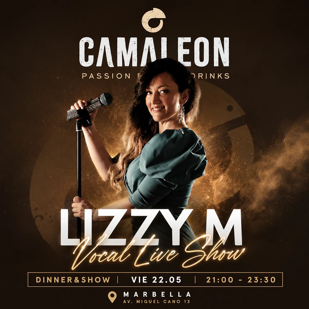 Cartel de Lizzy M en Camaleón Marbella con cantante junto a un micrófono anunciando un vocal live show y Dinner & Show el viernes 22 de mayo.