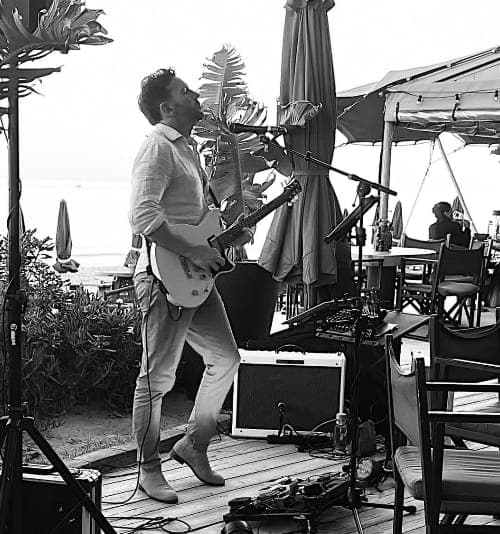 Paul Hull Acoustic @ Oyana Beach Imagen de Galería 1