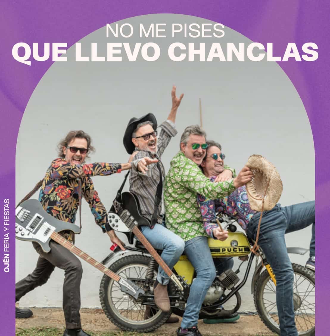 Cartel con la banda No Me Pises Que Llevo Chanclas posando sobre una moto y la leyenda “12 octubre · 22:00 h · Plaza de Andalucía · Entrada gratuita”.