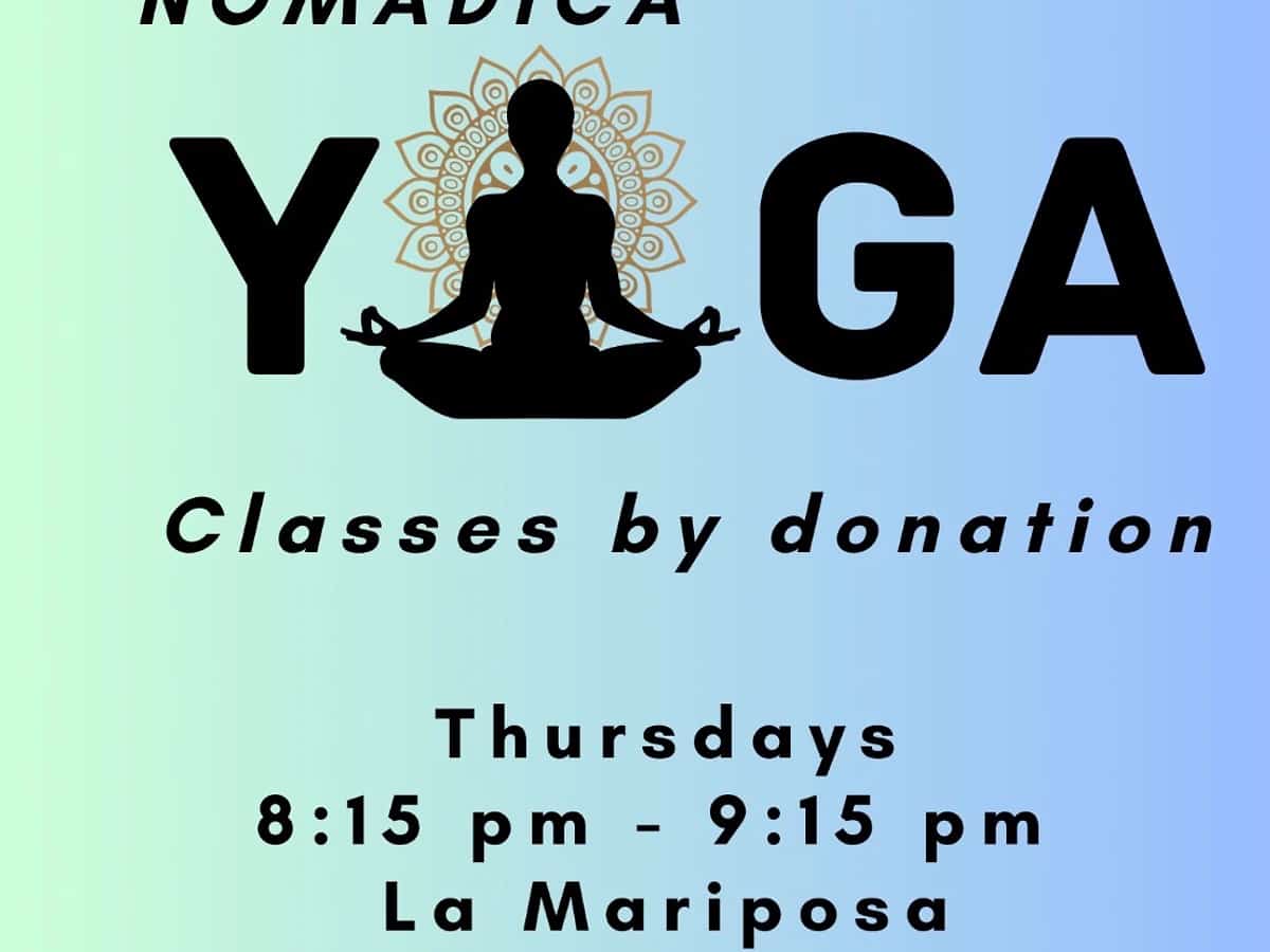 Cartel del evento para las clases de yoga de Nomadica los jueves en el centro de Marbella.