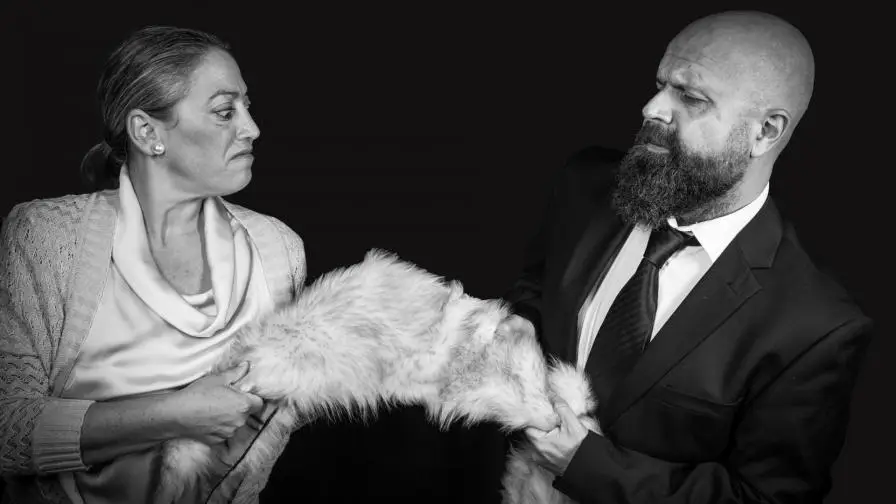 Cría Cuervos en Málaga – Familia, Muerte y los Vínculos que Perduran