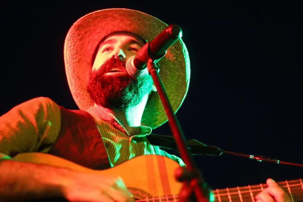 Mundo Chillón actuando en vivo en Málaga 2026