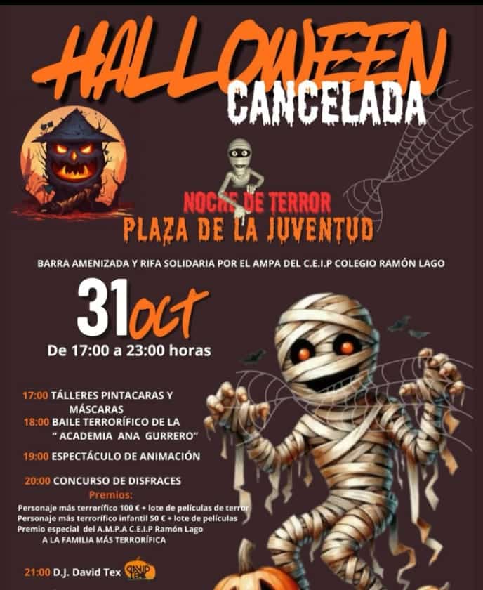 Cartel de la Noche de Terror de Halloween en Cancelada con una momia, calabazas y decoración terrorífica en la Plaza de la Juventud de Estepona.