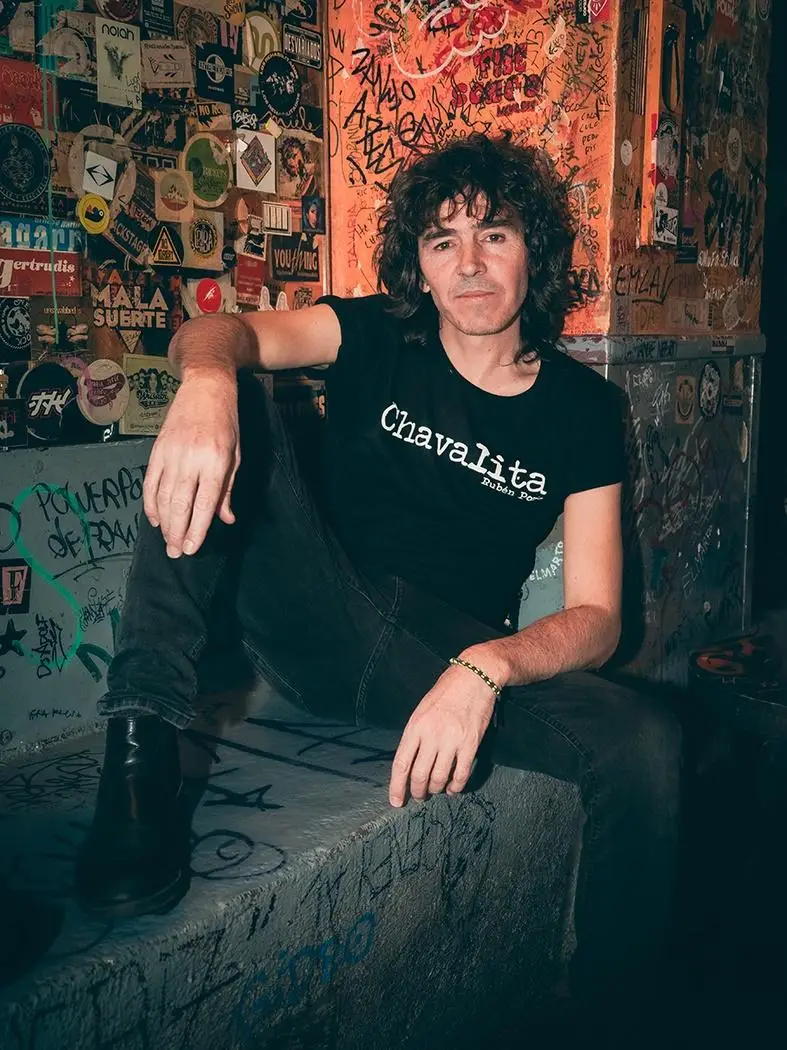 Rubén Pozo convierte la hora del vermut en pura energía rock Póster