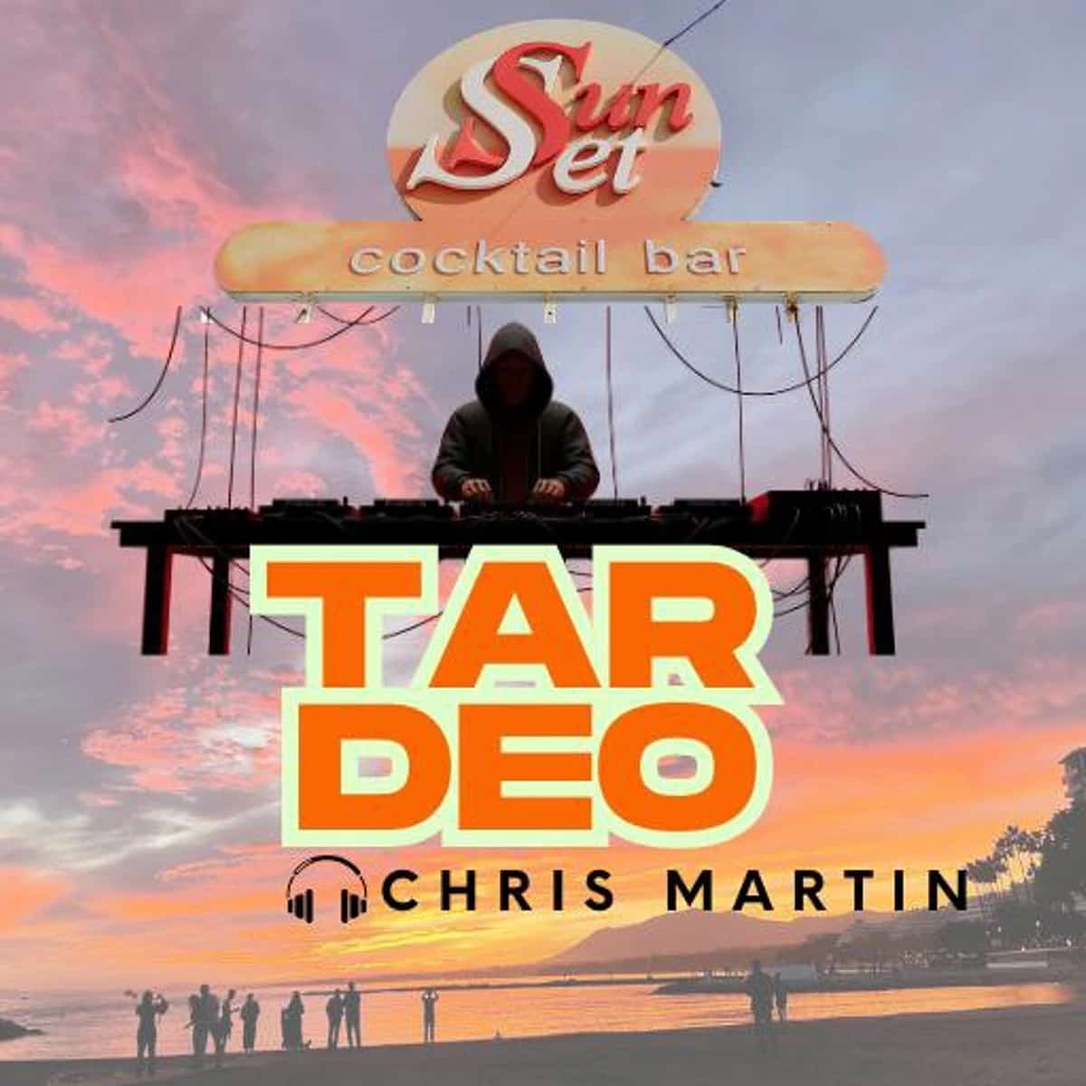DJ actuando durante el atardecer en Sunset Cocktail Bar del Puerto Deportivo de Marbella durante un tardeo con vistas al mar y ambiente musical junto a la playa.