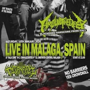 Banda Around The Deep actuando en vivo