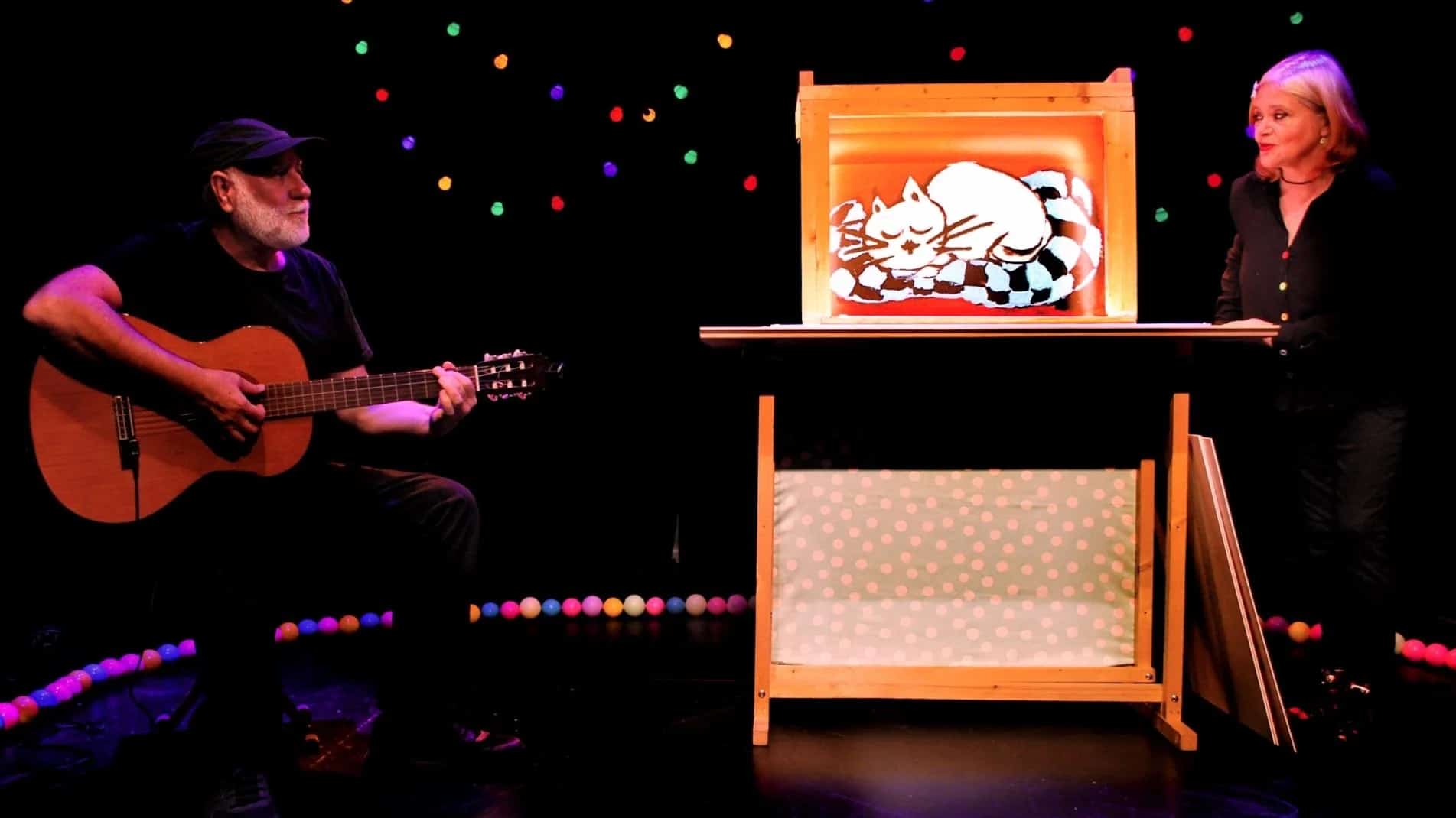 Children’s theatre Cuentos Mágicos Kamishibai in Málaga 2026 with paper storytelling, live music and illustrated stories for toddlers