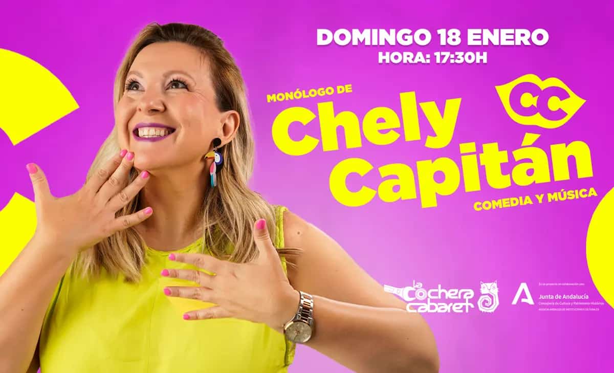 Chely Capitán actuando en el escenario con un micrófono