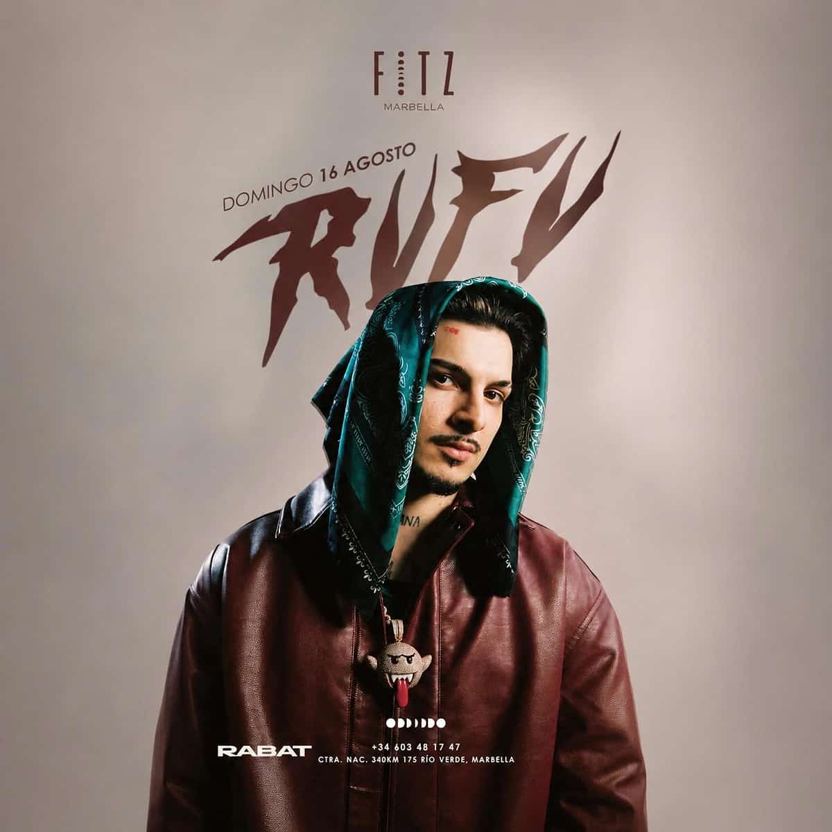 Cartel de RVFV en FITZ para el domingo 16 de agosto, con fondo claro, nombre del artista en gran formato, retrato del cantante con pañuelo verde sobre la cabeza, chaqueta de cuero oscura y estética urbana elegante.