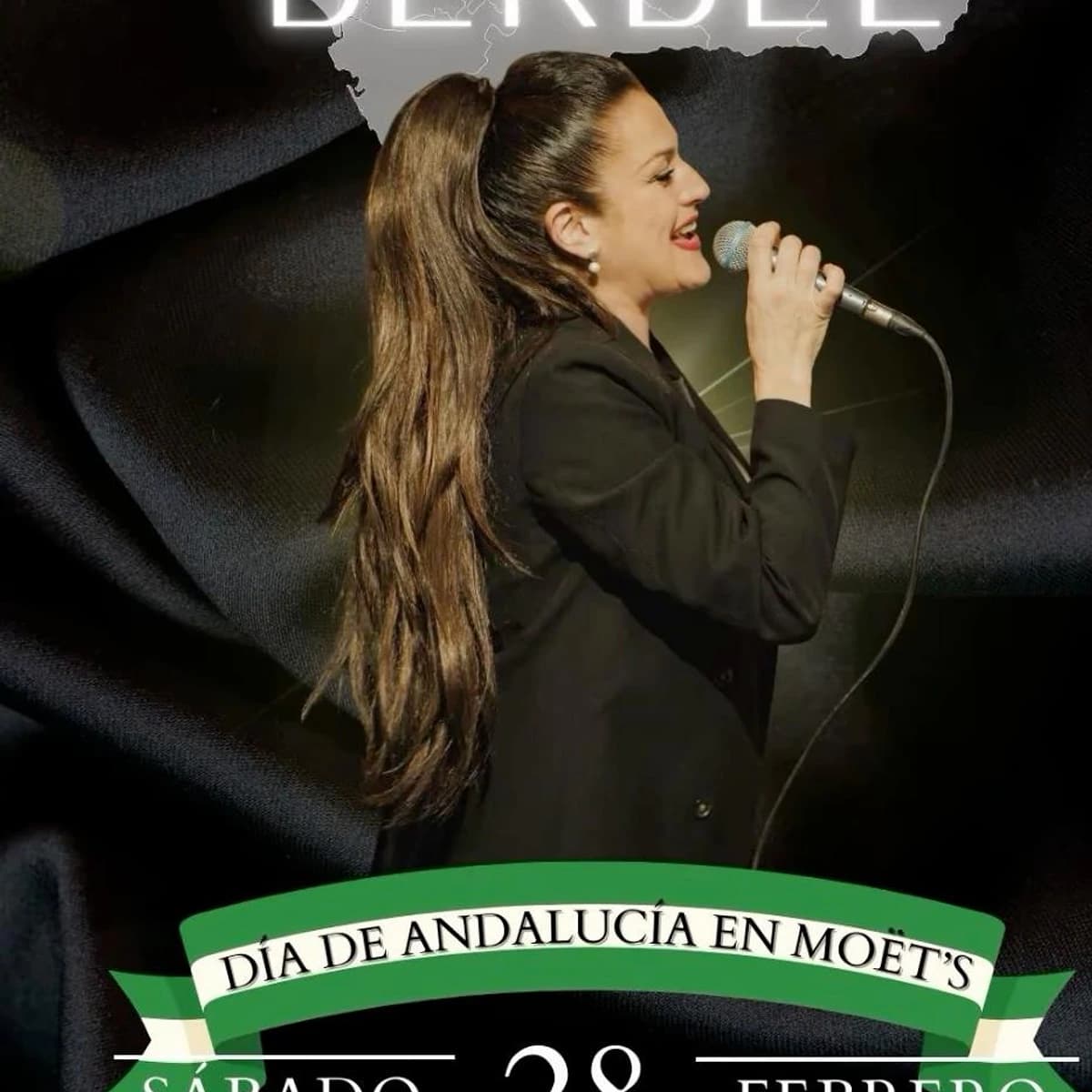 Sonia Berbel cantando flamenco en directo en Möet Lounge Marbella durante un tardeo especial por el Día de Andalucía en el casco antiguo.