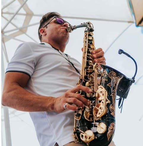 Sunday Lunch on the Beach 🍽️🎷 – Beach House Marbella Gallery Image 1