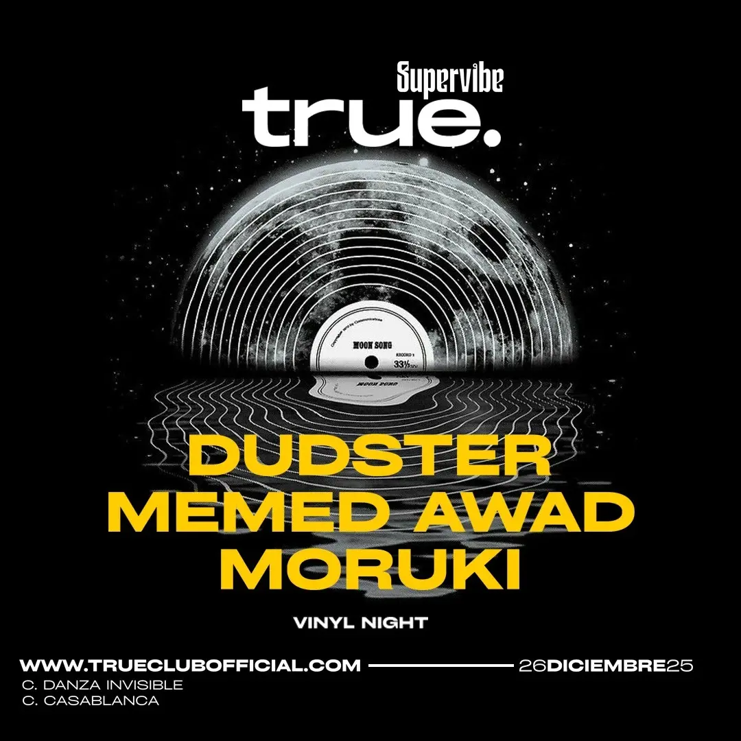 Público bailando en True Club Torremolinos durante una noche de vinilo con Dudster, Memed Awad y Moruki.