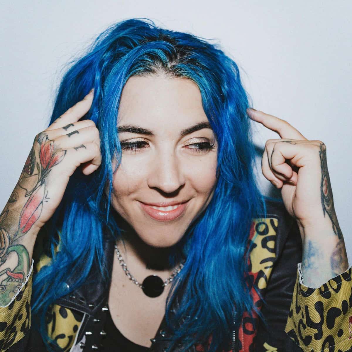 Celia Becks actuando en concierto acústico en directo en la Sala Paris 15 de Málaga