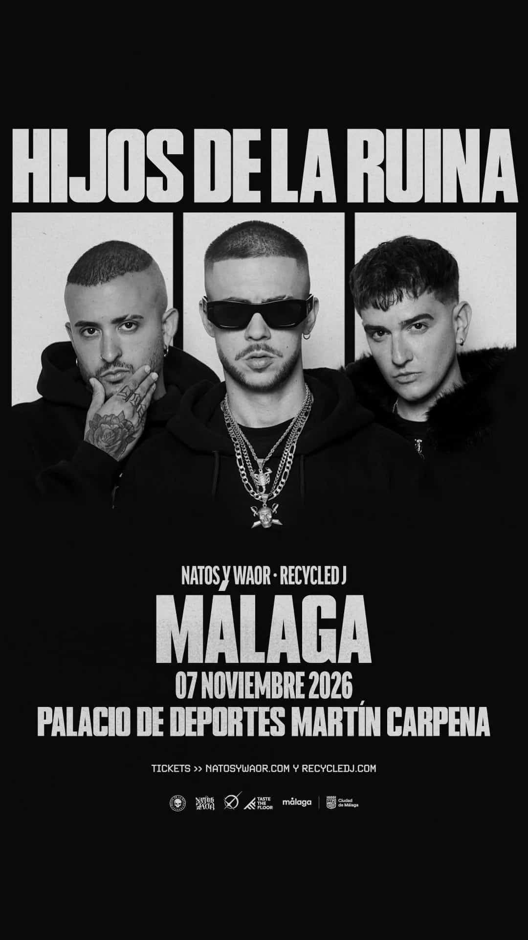 Hijos de la Ruina actuando en el escenario con luces vibrantes