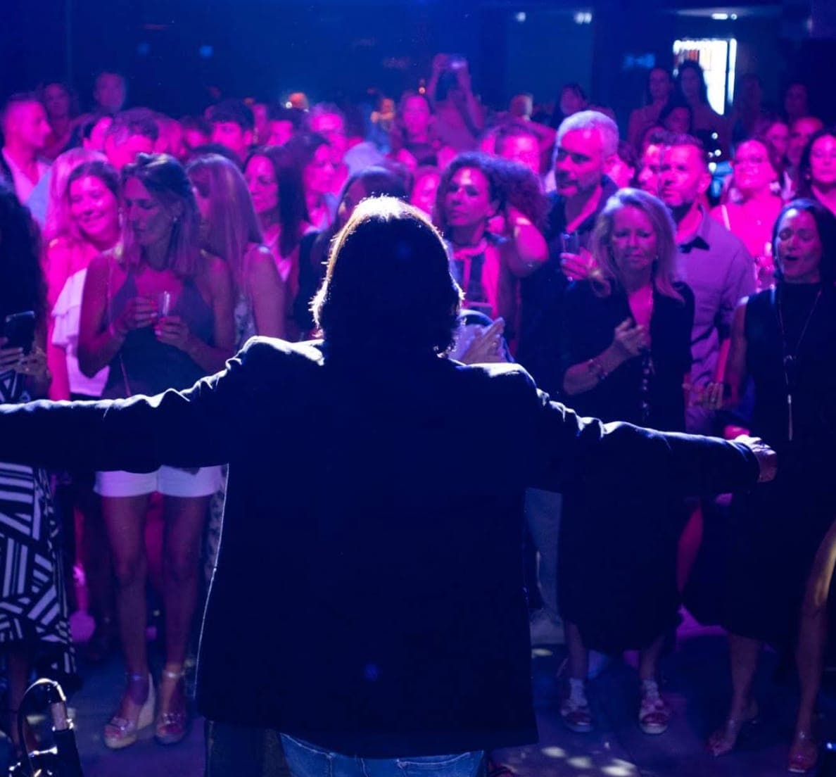 Juan Peña en vivo – Cena‑cóctel + Concierto en Volare Marbella Night Imagen de Galería 2