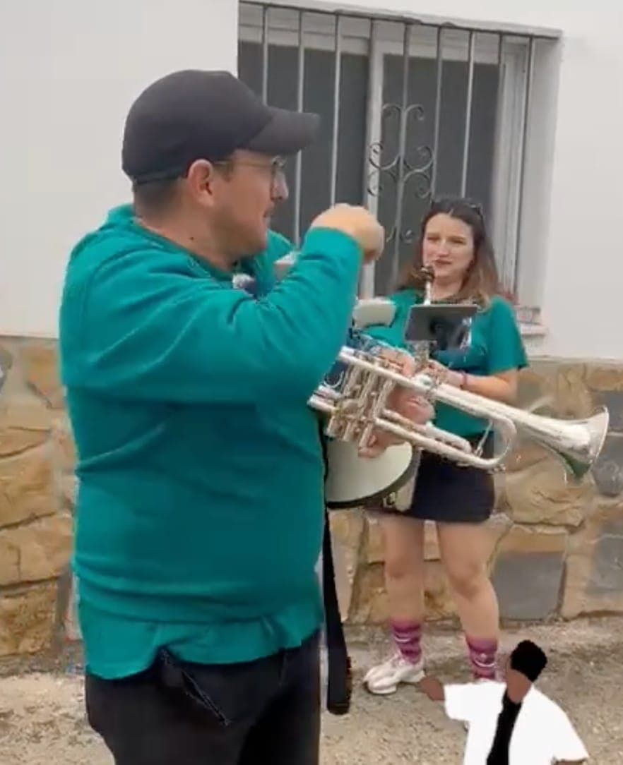 Street band “Fu-Remol” Gallery Image 1