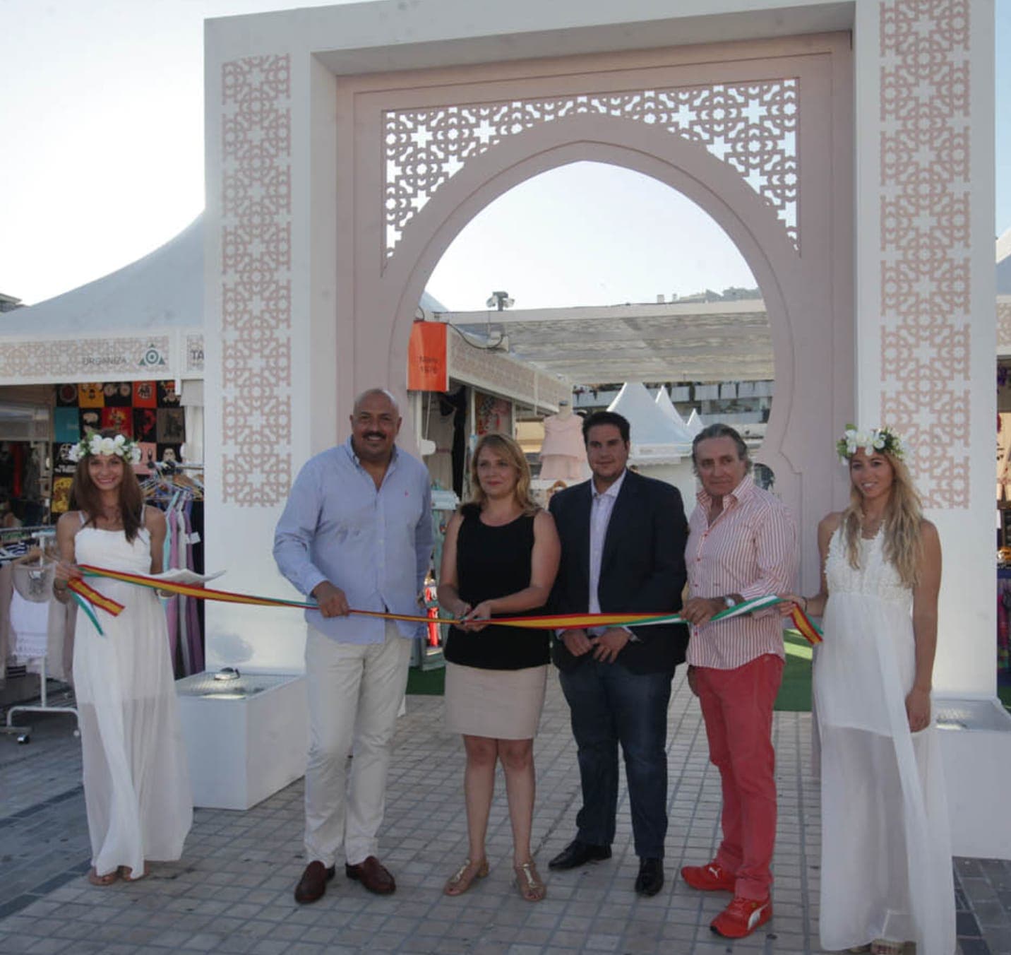 Artesanía Muestra Internacional – Plaza Antonio Banderas, Puerto Banús (1 junio – 15 Poster