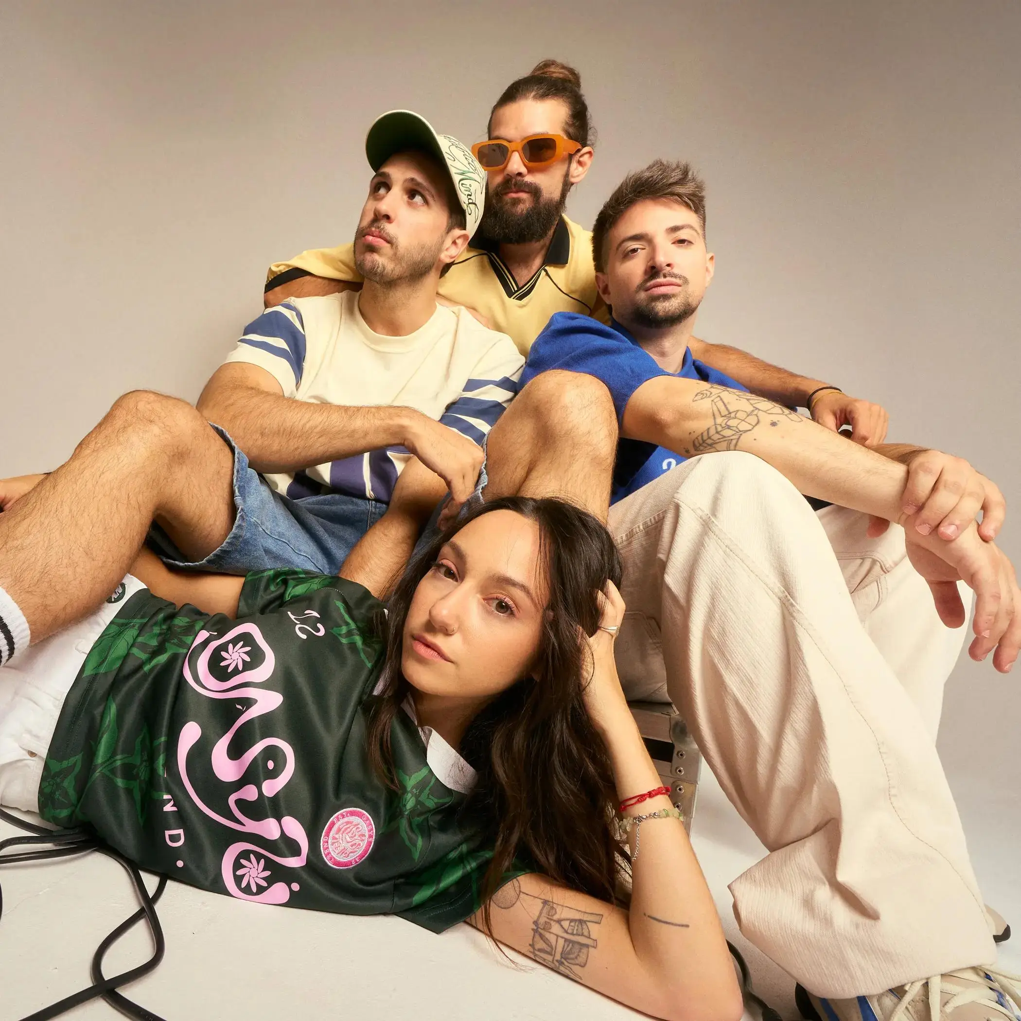 Cartel de Vaho en directo en Málaga con su Indie Cool Tour 2026, fusionando pop, indie rock y lírica urbana.