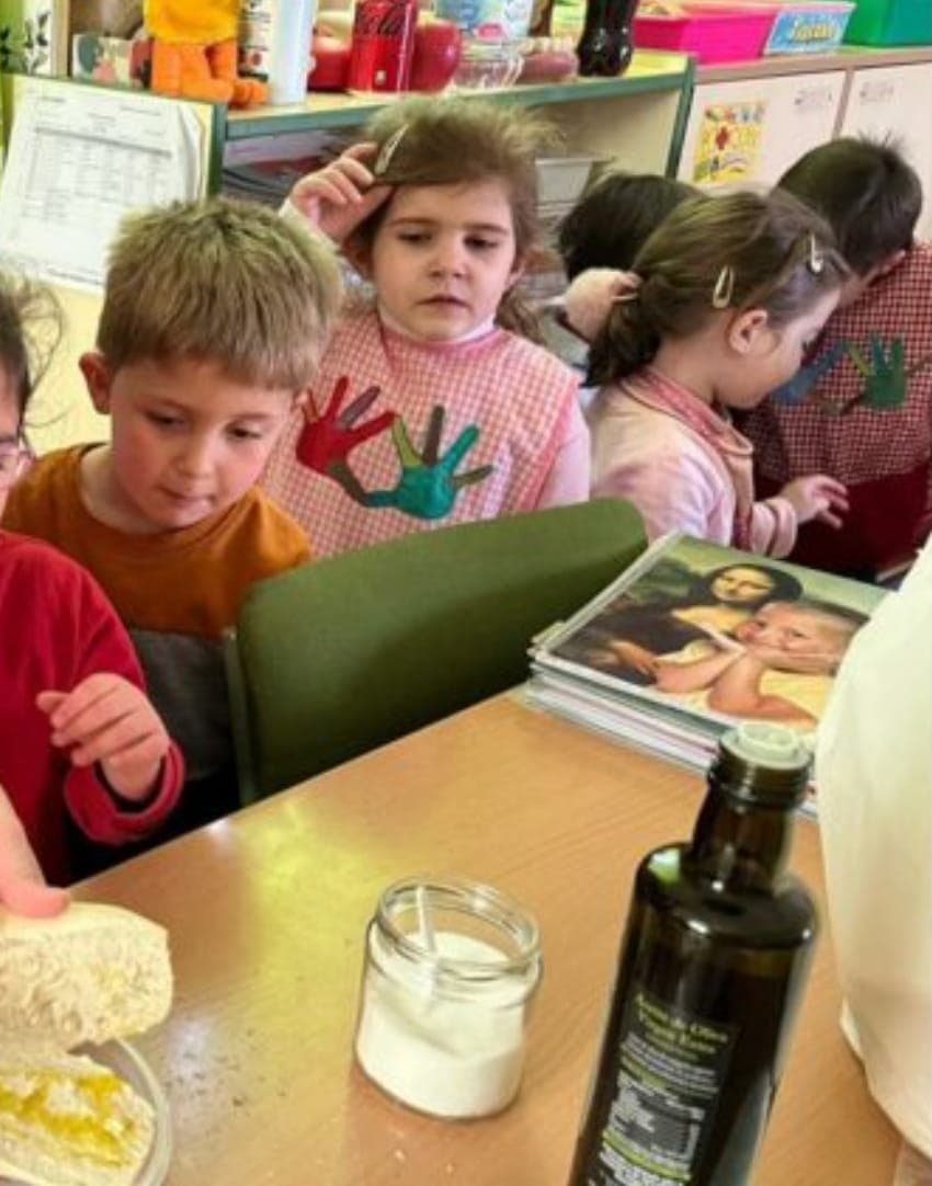 Almuerzo Infantil y Juvenil (con ticket) Póster
