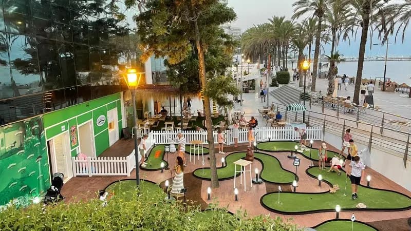Tardeo de Minigolf y Música Lounge
Imagen de Galería 1