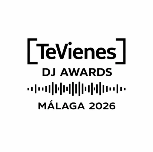 Logo minimalista de TeVienes DJ Awards Málaga 2026 en blanco y negro con ondas de sonido, tipografía moderna y diseño limpio