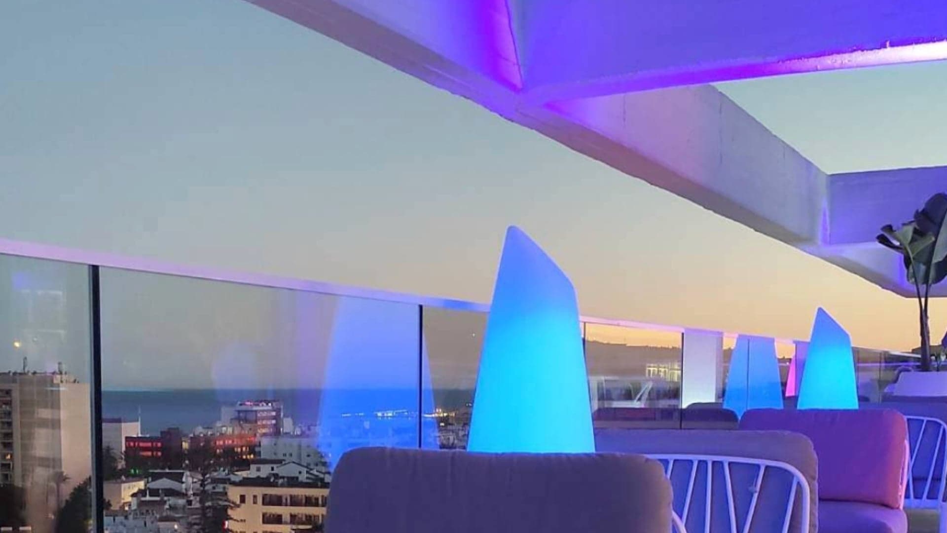 Blueside Skybar Imagen de Portada