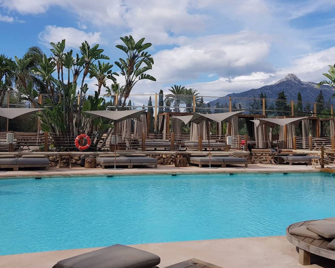 Pool Club Naô Cover Image