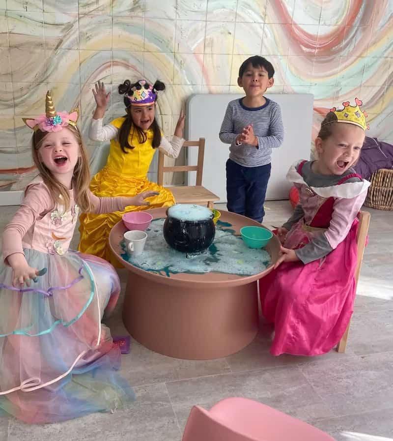 Logo de Colour Lab - The Art Club