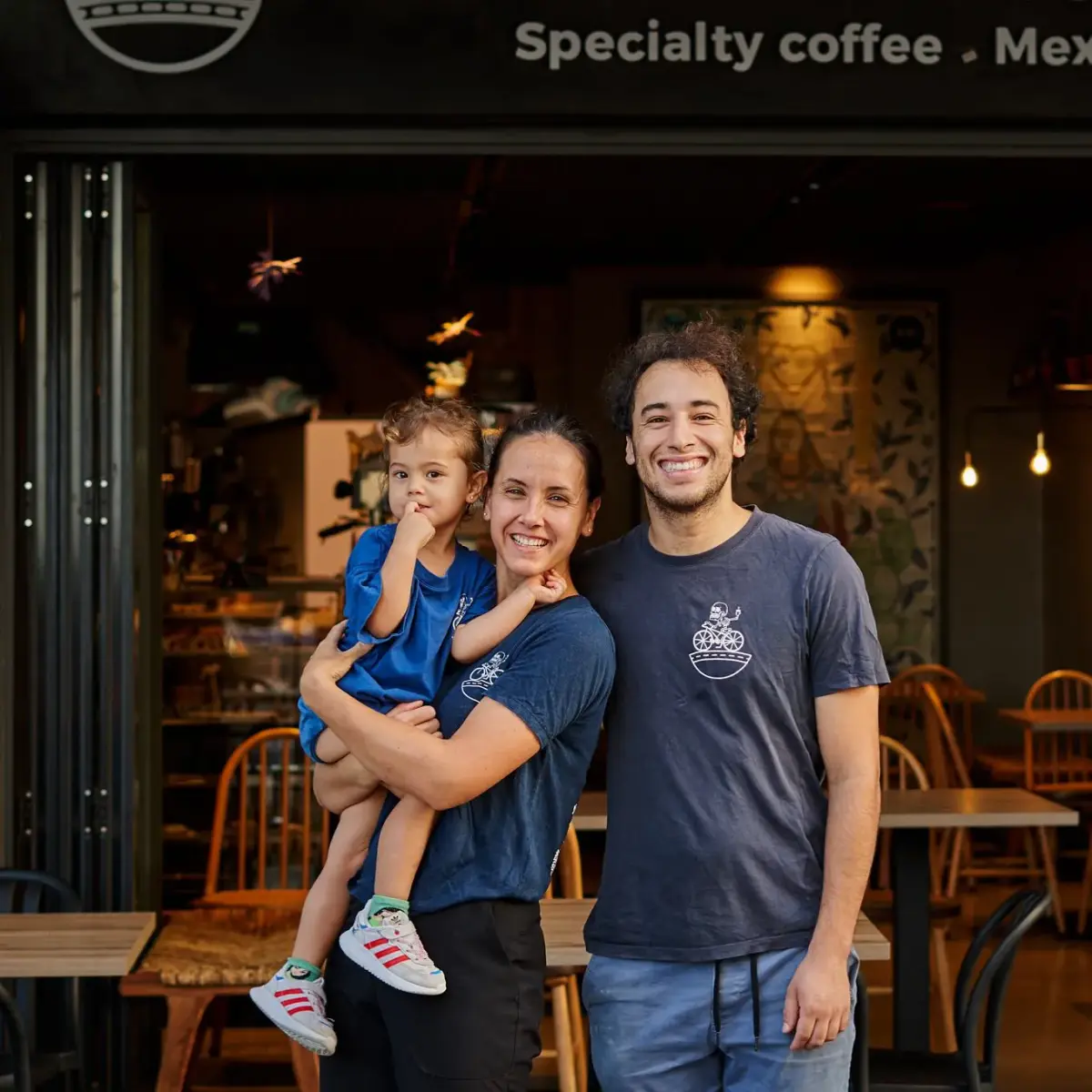 Mi Casa Tu Casa Imagen de Portada