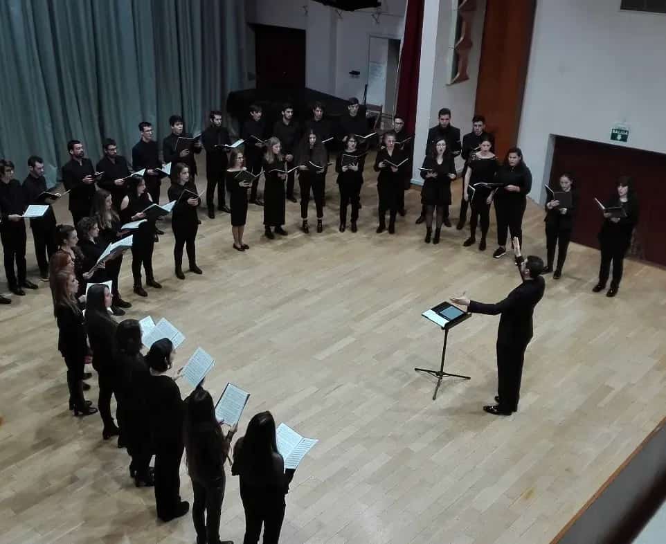Vista exterior del Conservatorio Superior de Música de Málaga, un gran edificio de estilo racionalista en el Campus Universitario de El Ejido.