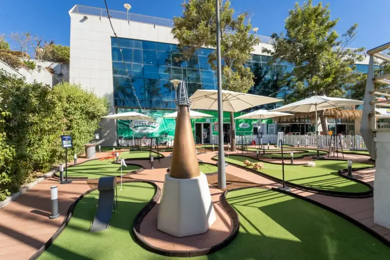 Quizygolf Minigolf Marbella Imagen de Galería 1