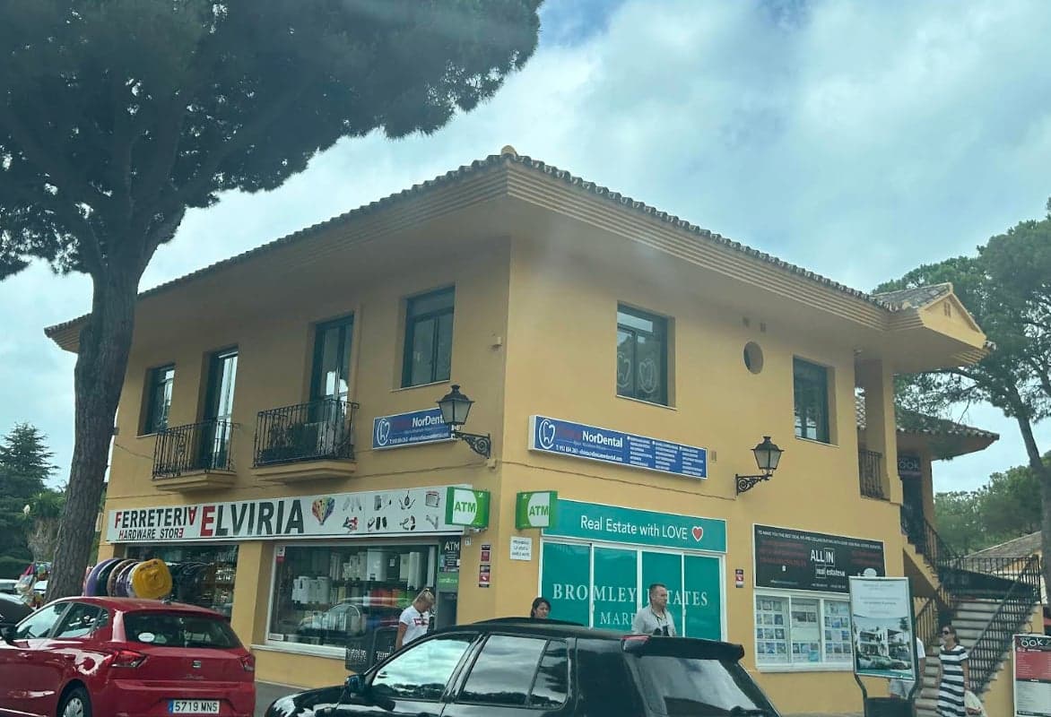 Elviria ShoppingâŻCentre Gallery Image 2