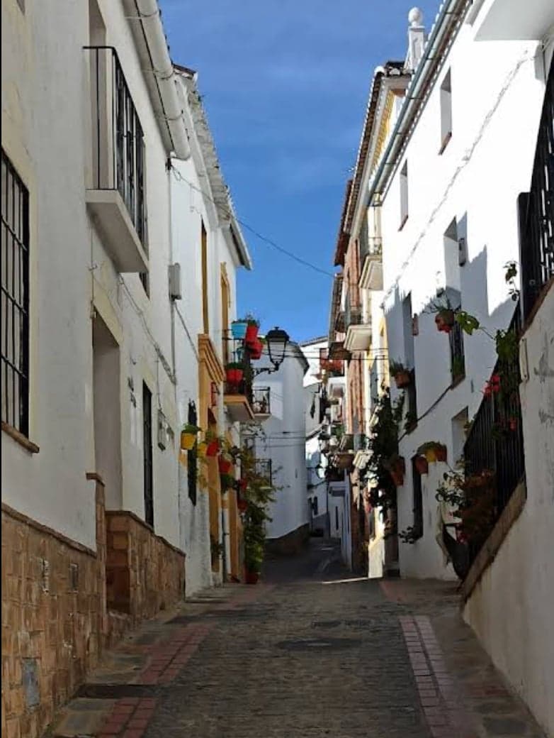 Jubrique Gallery Image 3